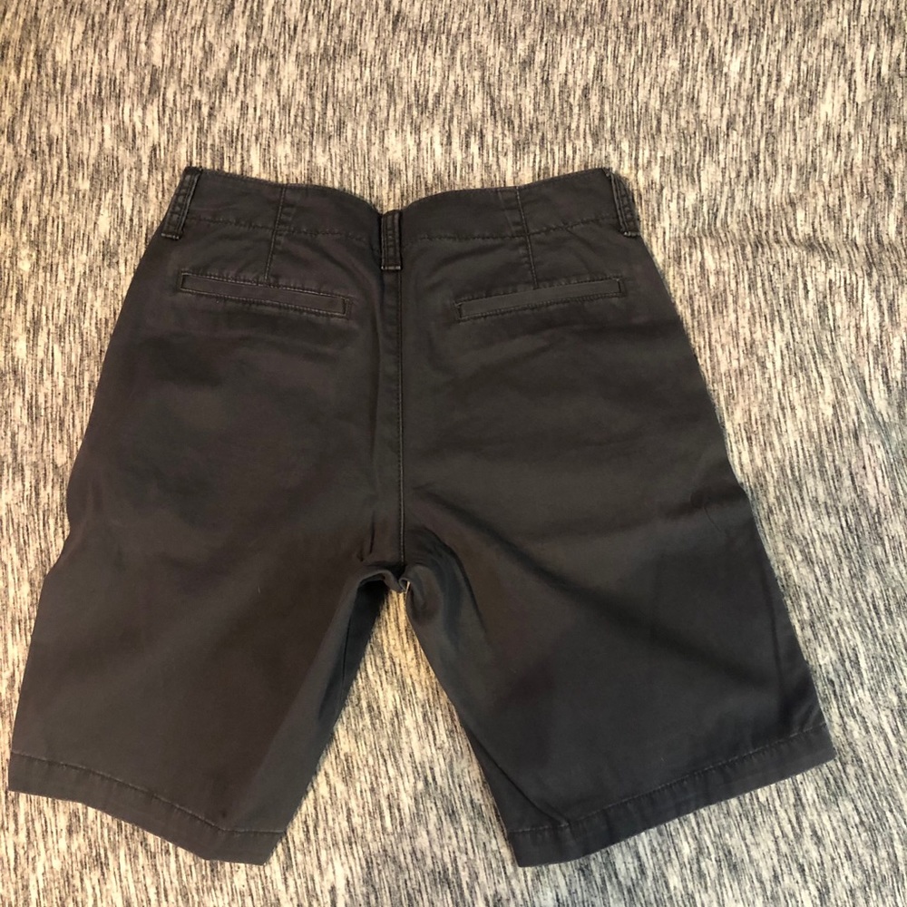 Old Navy lived-in cargo shorts - Picture 3 of 3